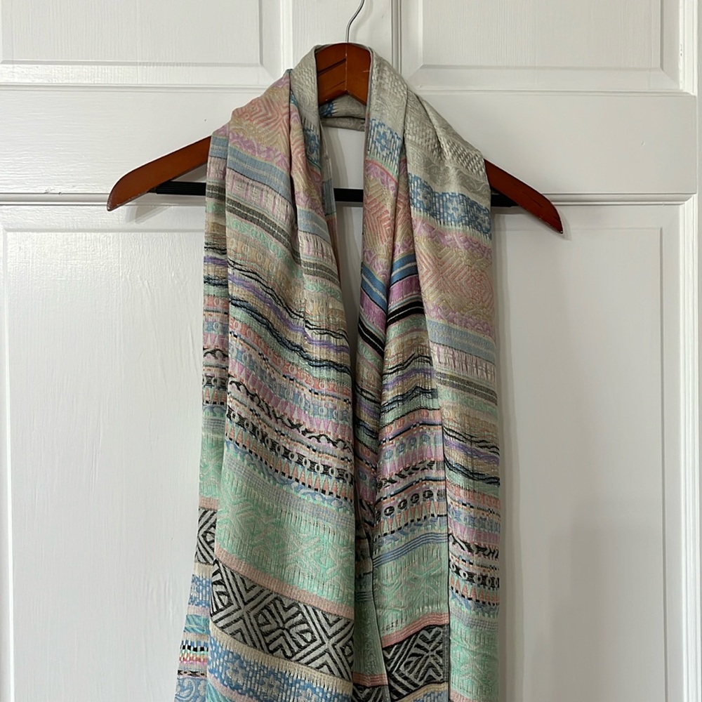 Beautiful Warm Weather Wrap/Scarf